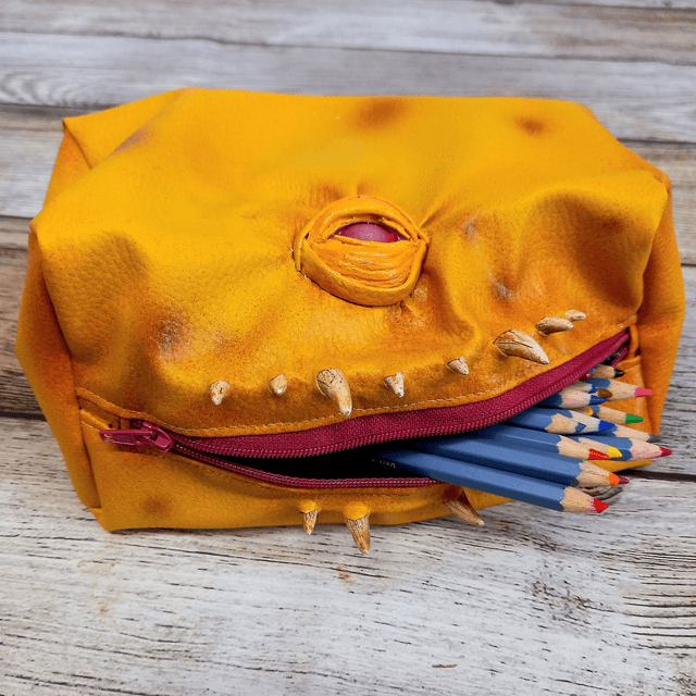 Trousse - monstre jaune