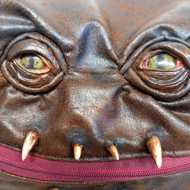 Trousse - monstre marron
