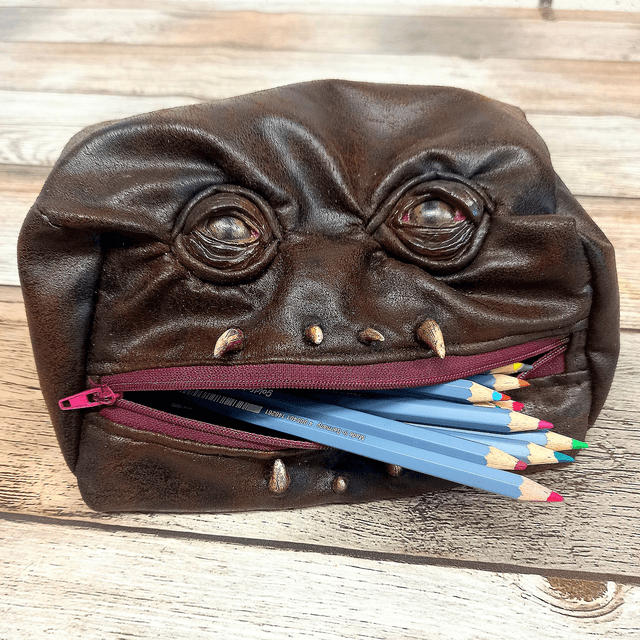 Trousse - monstre marron