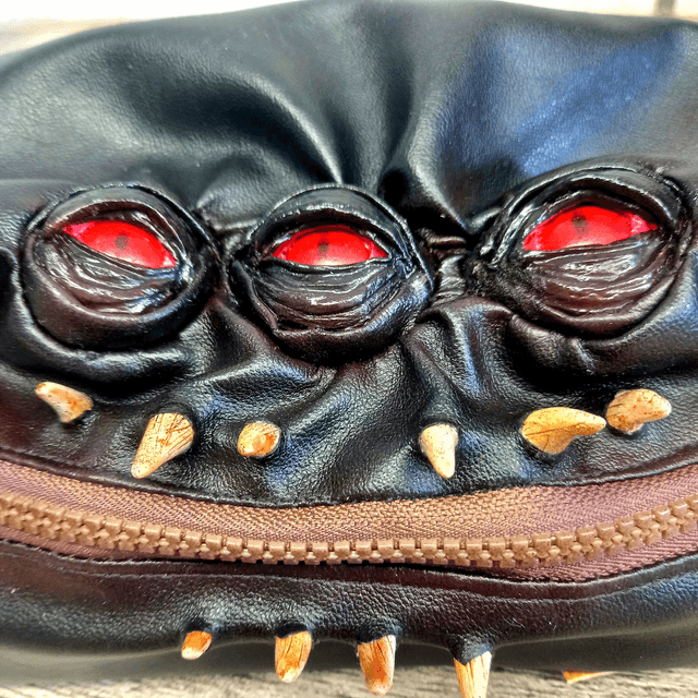 Trousse - monstre noir