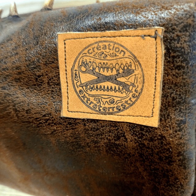 Trousse - monstre marron